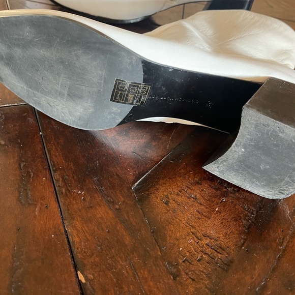 Sigerson Morrison soft white leather boots, size 9. - Picture 4 of 7